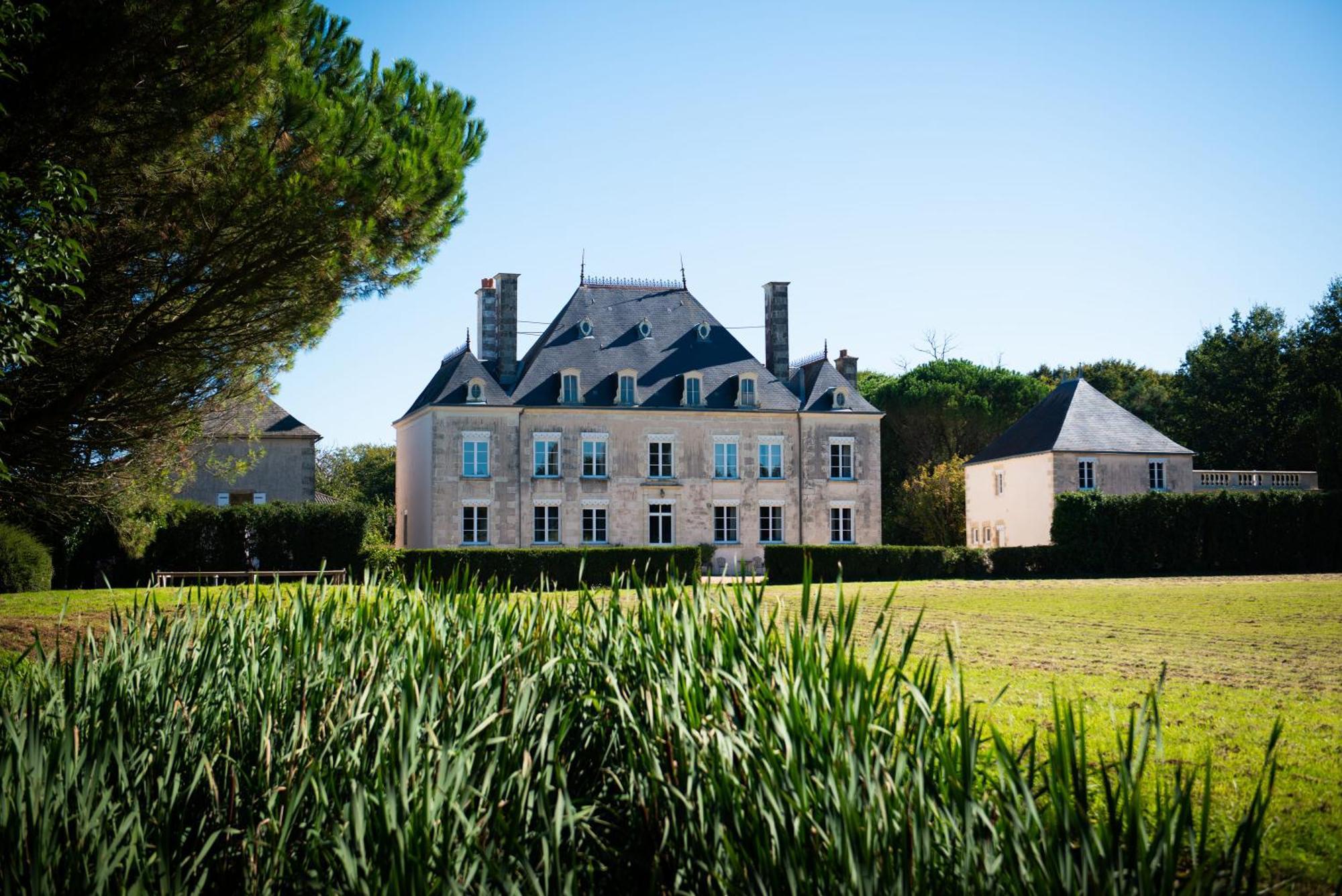 Domaine De La Briouse Bed and Breakfast Sanxay Εξωτερικό φωτογραφία